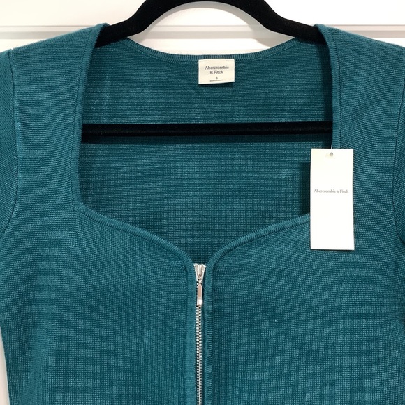 NWT Zip Slim Long Sleeve Top, Abercrombie - Picture 4 of 6